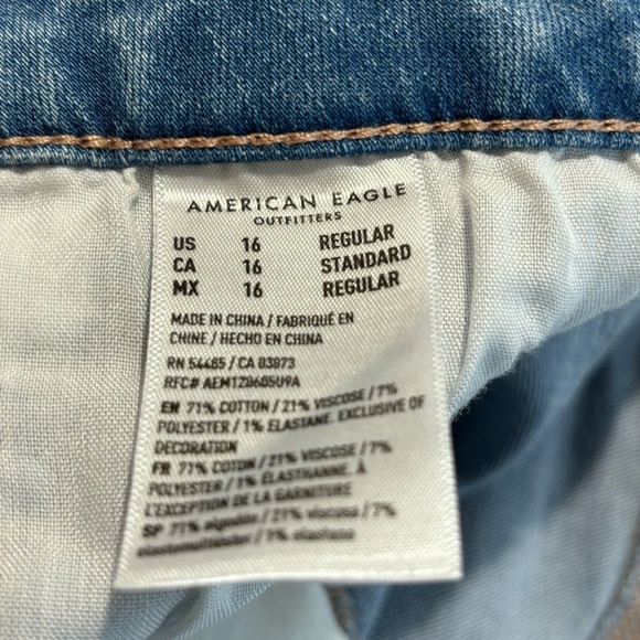 AMERICAN EAGLE Sz  16 Super High Rise Flare Distressed Light Wash Jeans NEW - Picture 9 of 10